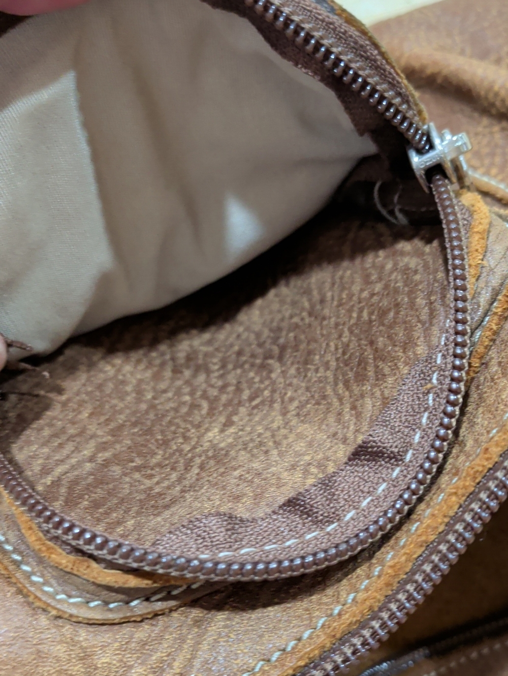 Vintage Roots Brown Leather Crossbody Bag with Adjustable Strap Villager Style - Picture 9 of 13